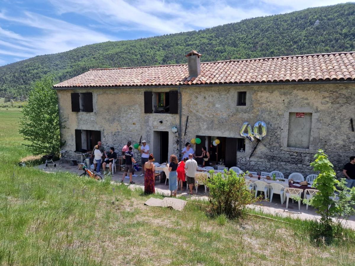 La Grande Maison Dans La Prairie Caille Exterior photo